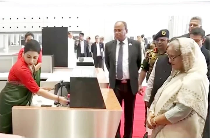 The Prime Minister visited the third terminal like an ordinary passenger My News Bangladesh